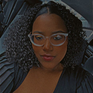 Meet your Posher, Shea